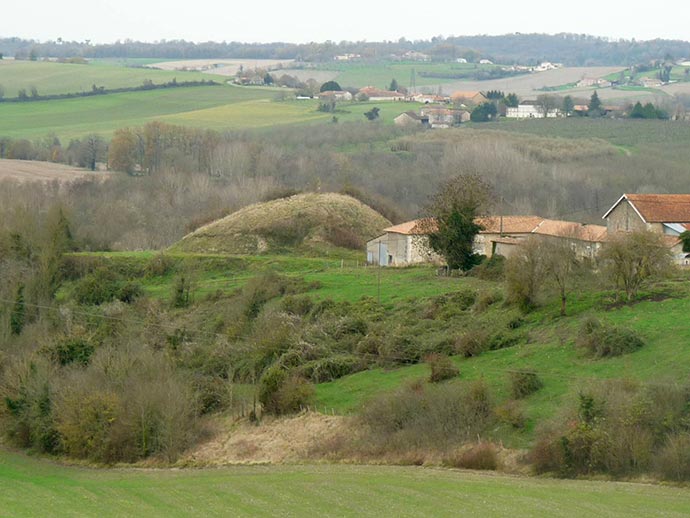 La Motte de Bourzac sur la commune de Nantheuil